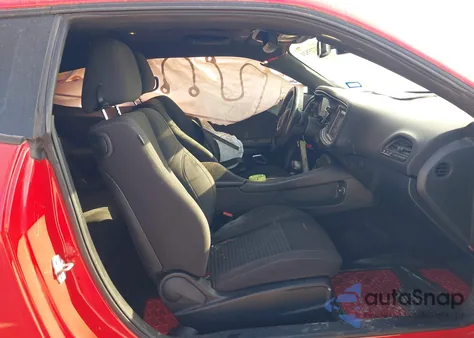 2017 Dodge Challenger Sxt z USA, uszkodzony, nr VIN 2C3CDZAG9HH568275